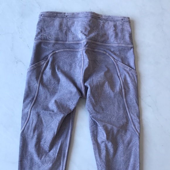 Fast and free II , size 4 , 25inch lululemon leggings, “ice dye” - Picture 10 of 15